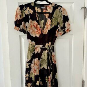 Reformation Short-Sleeve Black + Cream Peony Tie Waist Mini Dress - Size S